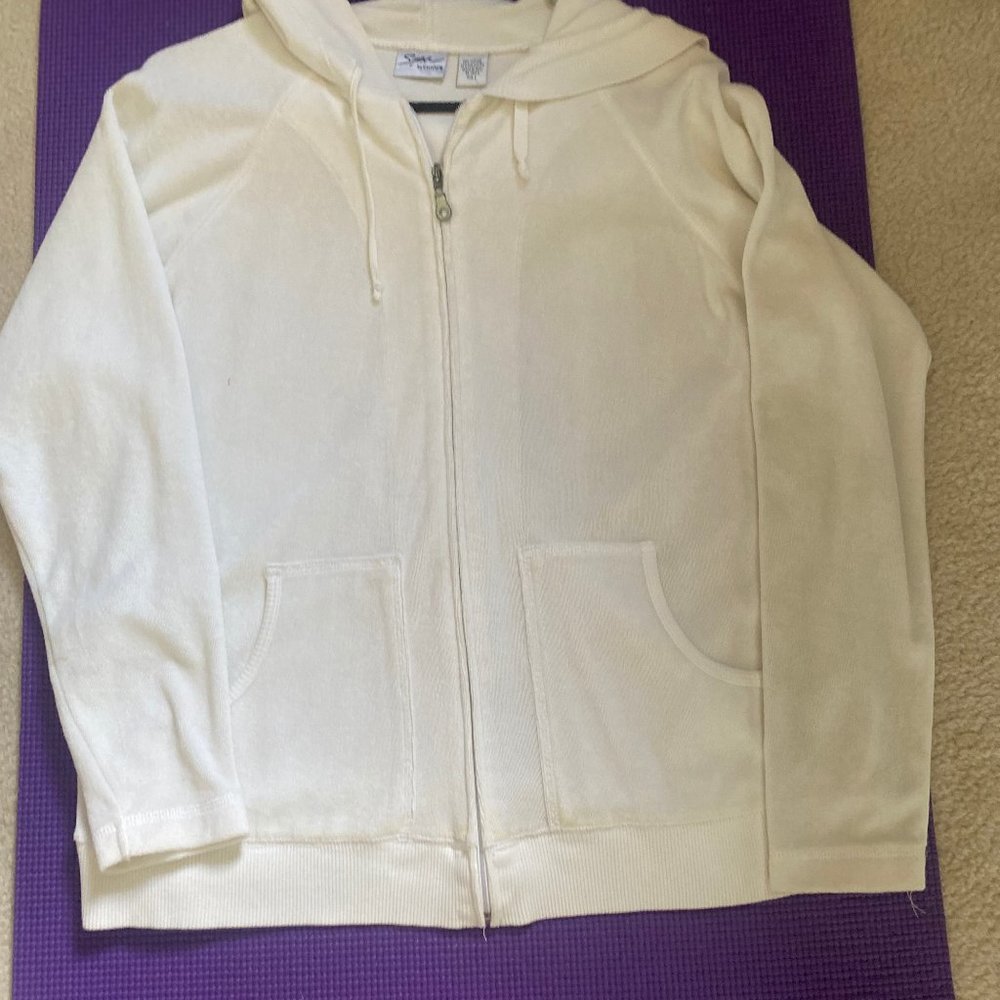 Cozy White Chico Spa hoodie